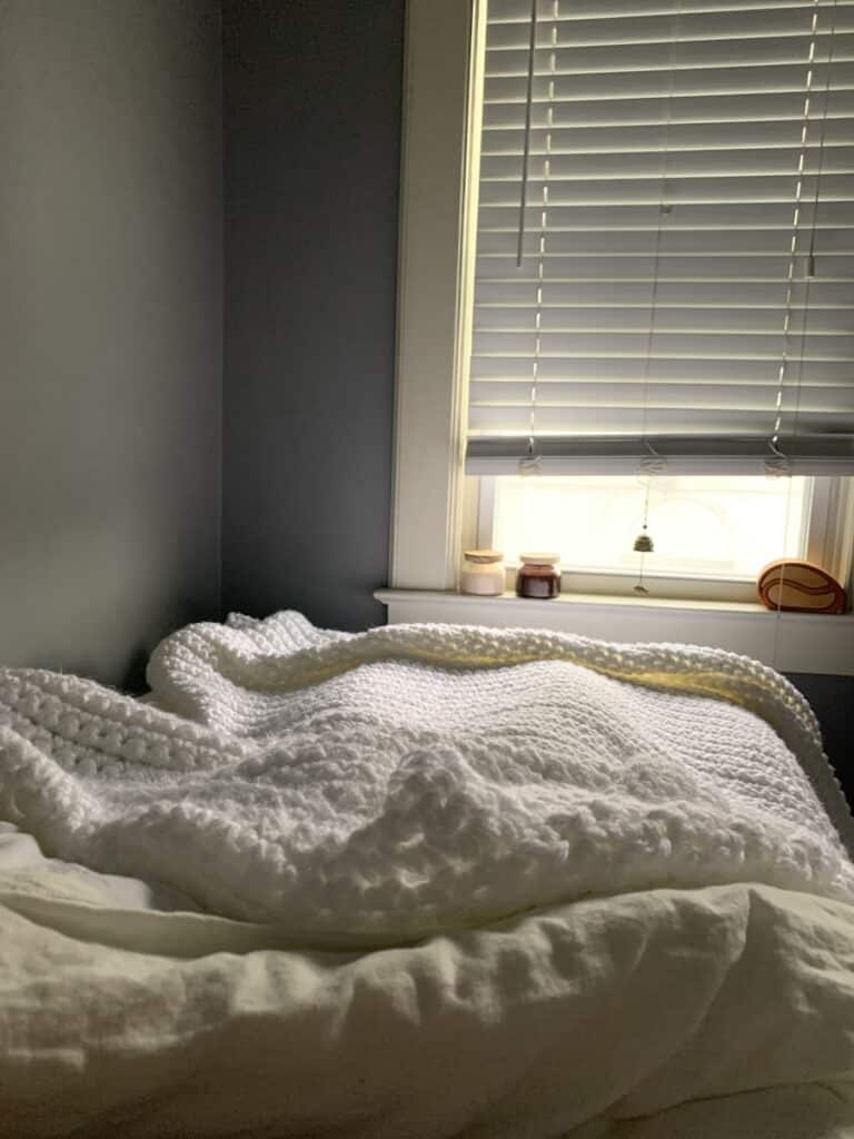 Photo "Create a Relaxing Sleep Environment: Tips and Tricks"