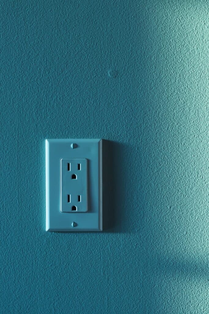 Photo How to Use Technology to Lower Your Energy Costs