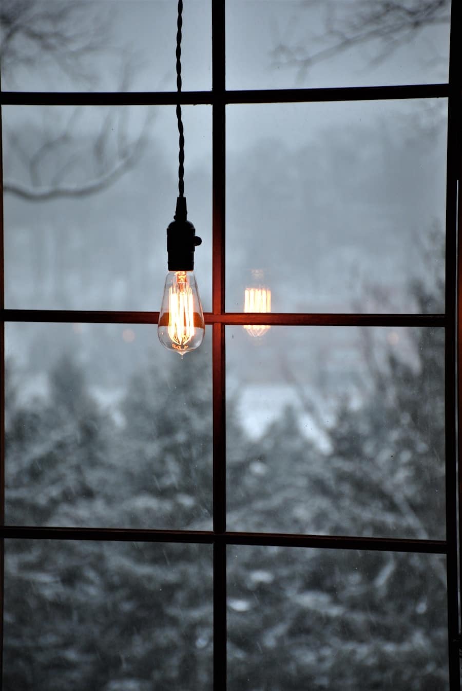 Photo "Atmospheric Lighting Ideas for Every Season"